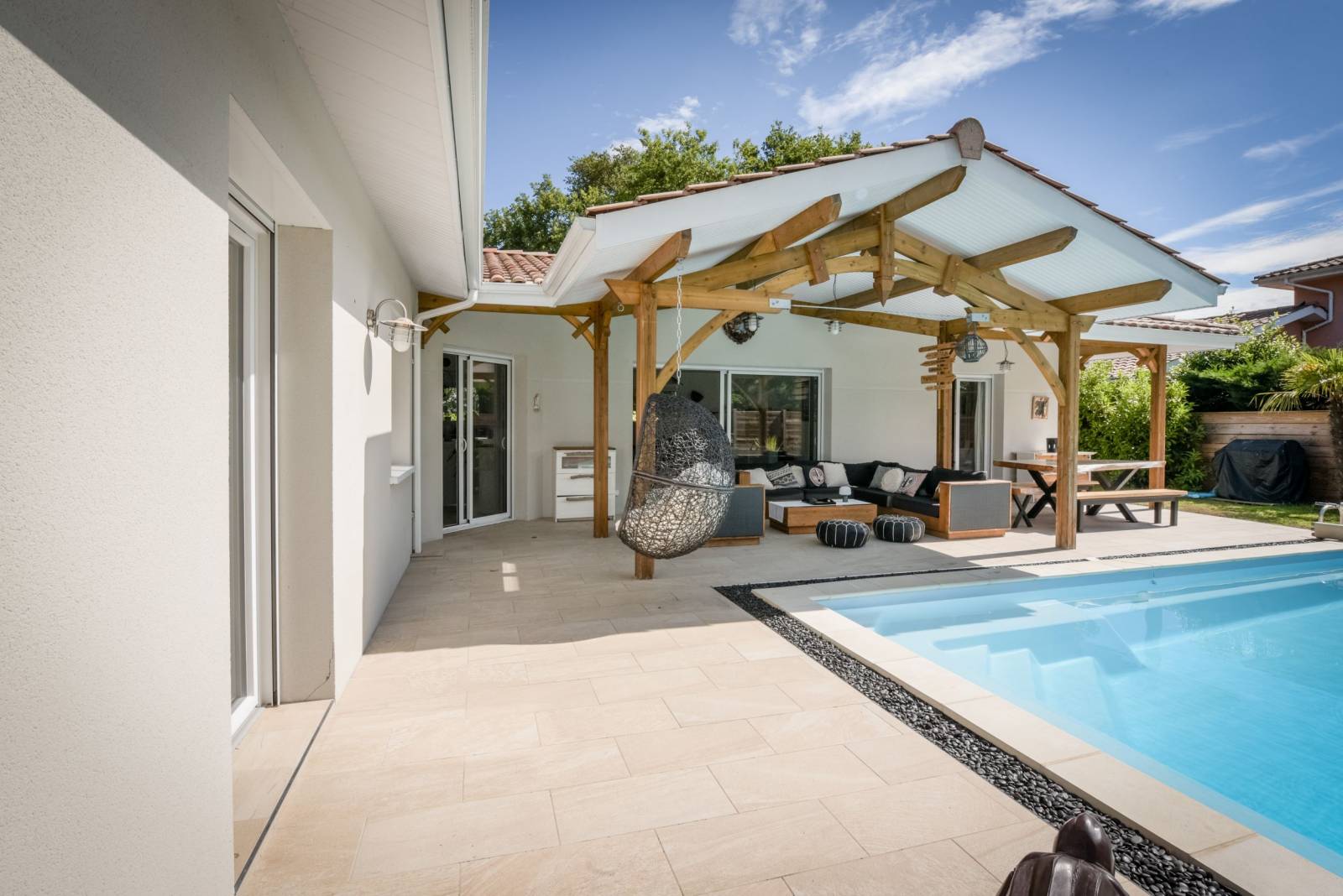 Maison d'inspiration Arcachonnaise avec sa belle terrasse couverte