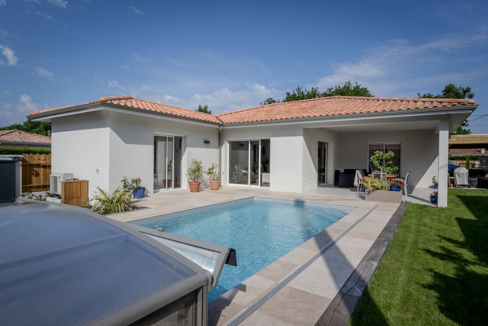 Projet 3D pour la construction d'une maison moderne à l'architecture sobre à Gujan-Mestras